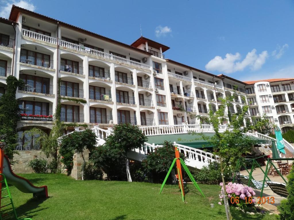 Triumph Holiday Village Sveti Vlas Exterior photo